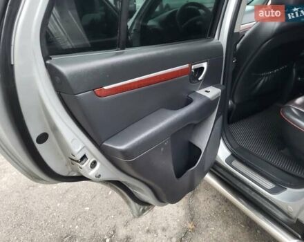 Сірий Хендай Санта Фе, об'ємом двигуна 2.2 л та пробігом 283 тис. км за 9300 $, фото 45 на Automoto.ua