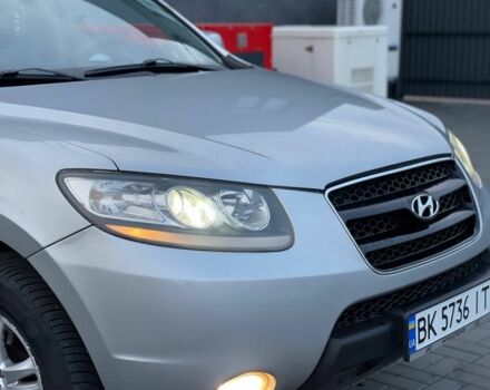 Серый Хендай Санта Фе, объемом двигателя 2.2 л и пробегом 337 тыс. км за 9300 $, фото 3 на Automoto.ua