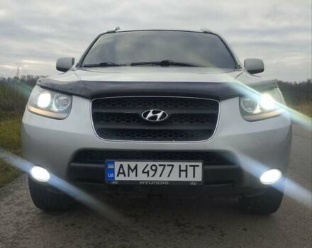 Серый Хендай Санта Фе, объемом двигателя 2.2 л и пробегом 297 тыс. км за 9299 $, фото 4 на Automoto.ua