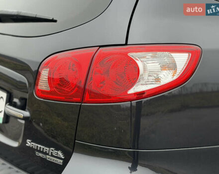 Серый Хендай Санта Фе, объемом двигателя 2.2 л и пробегом 232 тыс. км за 10555 $, фото 11 на Automoto.ua