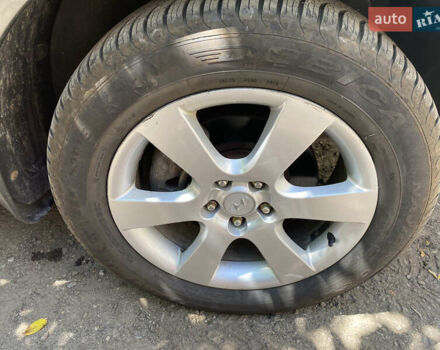 Серый Хендай Санта Фе, объемом двигателя 2.7 л и пробегом 215 тыс. км за 9700 $, фото 7 на Automoto.ua