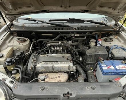 Серый Хендай Санта Фе, объемом двигателя 2.4 л и пробегом 200 тыс. км за 2500 $, фото 4 на Automoto.ua