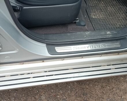 Серый Хендай Санта Фе, объемом двигателя 2 л и пробегом 290 тыс. км за 5000 $, фото 14 на Automoto.ua