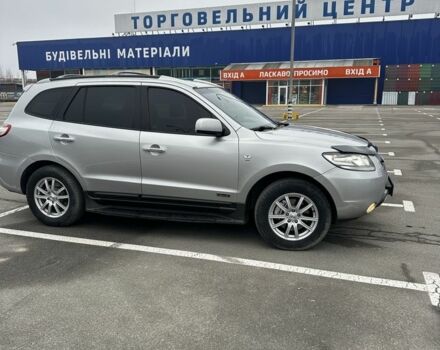 Серый Хендай Санта Фе, объемом двигателя 2.2 л и пробегом 326 тыс. км за 8800 $, фото 5 на Automoto.ua
