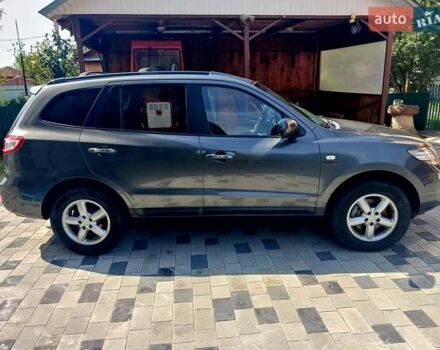 Серый Хендай Санта Фе, объемом двигателя 2.2 л и пробегом 223 тыс. км за 8850 $, фото 5 на Automoto.ua