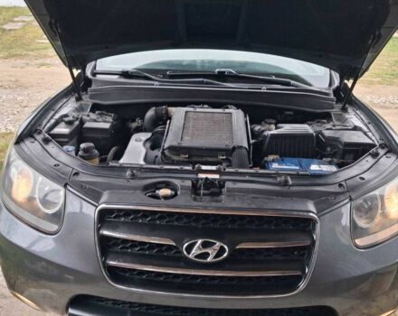 Серый Хендай Санта Фе, объемом двигателя 2.2 л и пробегом 296 тыс. км за 9700 $, фото 2 на Automoto.ua