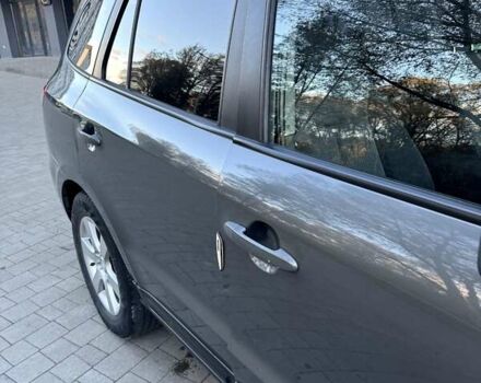 Серый Хендай Санта Фе, объемом двигателя 2.2 л и пробегом 360 тыс. км за 9300 $, фото 4 на Automoto.ua