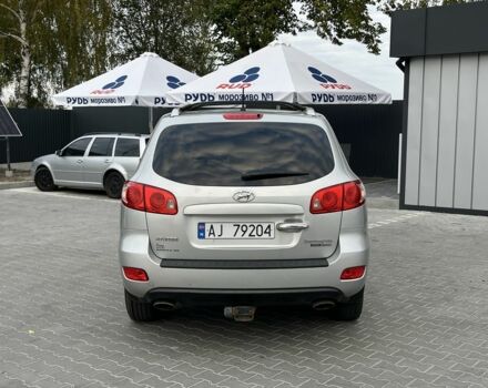 Серый Хендай Санта Фе, объемом двигателя 2.2 л и пробегом 270 тыс. км за 4800 $, фото 7 на Automoto.ua