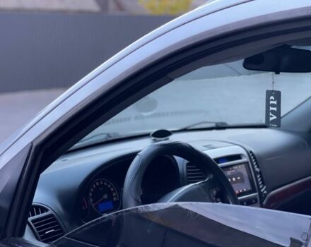 Серый Хендай Санта Фе, объемом двигателя 2.2 л и пробегом 337 тыс. км за 9300 $, фото 11 на Automoto.ua