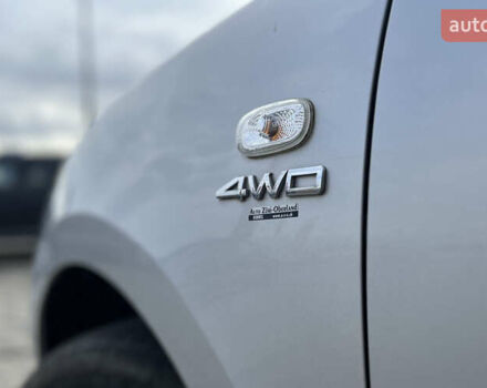 Серый Хендай Санта Фе, объемом двигателя 2.19 л и пробегом 254 тыс. км за 11300 $, фото 21 на Automoto.ua