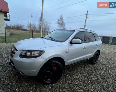 Серый Хендай Санта Фе, объемом двигателя 2.2 л и пробегом 205 тыс. км за 10300 $, фото 2 на Automoto.ua