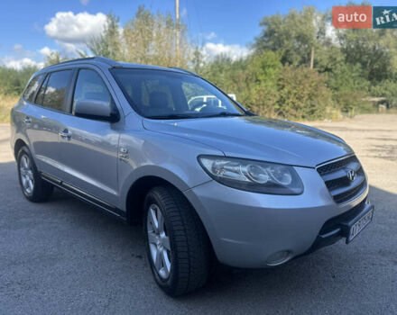 Серый Хендай Санта Фе, объемом двигателя 2.19 л и пробегом 301 тыс. км за 8500 $, фото 1 на Automoto.ua