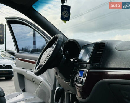 Серый Хендай Санта Фе, объемом двигателя 2.66 л и пробегом 174 тыс. км за 8700 $, фото 25 на Automoto.ua