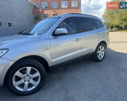 Серый Хендай Санта Фе, объемом двигателя 2.19 л и пробегом 301 тыс. км за 8500 $, фото 9 на Automoto.ua