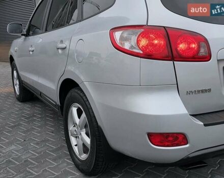 Серый Хендай Санта Фе, объемом двигателя 2.2 л и пробегом 251 тыс. км за 9333 $, фото 17 на Automoto.ua