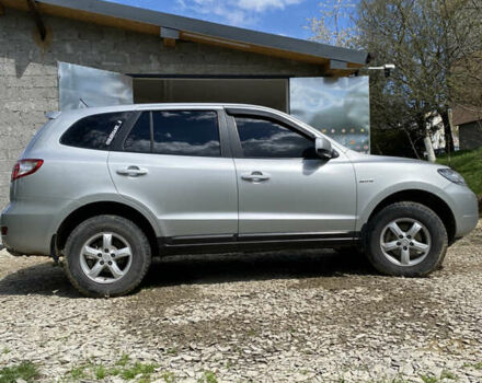 Серый Хендай Санта Фе, объемом двигателя 2.7 л и пробегом 245 тыс. км за 8800 $, фото 12 на Automoto.ua
