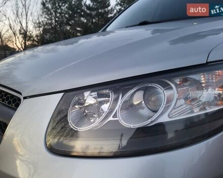 Серый Хендай Санта Фе, объемом двигателя 2.19 л и пробегом 302 тыс. км за 9990 $, фото 60 на Automoto.ua