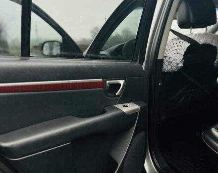 Сірий Хендай Санта Фе, об'ємом двигуна 2.19 л та пробігом 233 тис. км за 10000 $, фото 15 на Automoto.ua