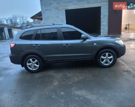 Серый Хендай Санта Фе, объемом двигателя 2.2 л и пробегом 324 тыс. км за 9700 $, фото 1 на Automoto.ua