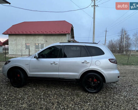 Серый Хендай Санта Фе, объемом двигателя 2.2 л и пробегом 205 тыс. км за 10300 $, фото 4 на Automoto.ua