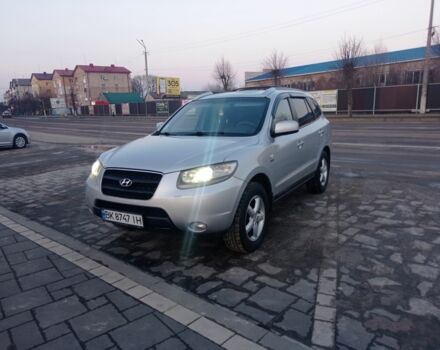 Серый Хендай Санта Фе, объемом двигателя 2.2 л и пробегом 309 тыс. км за 11000 $, фото 7 на Automoto.ua