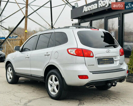 Серый Хендай Санта Фе, объемом двигателя 2.19 л и пробегом 290 тыс. км за 8999 $, фото 12 на Automoto.ua