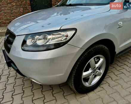 Серый Хендай Санта Фе, объемом двигателя 2.2 л и пробегом 297 тыс. км за 10300 $, фото 11 на Automoto.ua