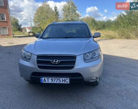 Серый Хендай Санта Фе, объемом двигателя 2.19 л и пробегом 301 тыс. км за 8500 $, фото 8 на Automoto.ua