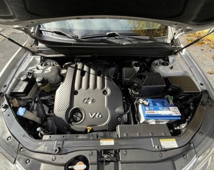 Серый Хендай Санта Фе, объемом двигателя 2.7 л и пробегом 165 тыс. км за 8500 $, фото 7 на Automoto.ua