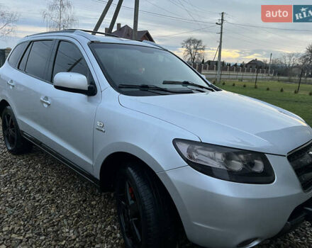 Серый Хендай Санта Фе, объемом двигателя 2.2 л и пробегом 205 тыс. км за 10300 $, фото 14 на Automoto.ua