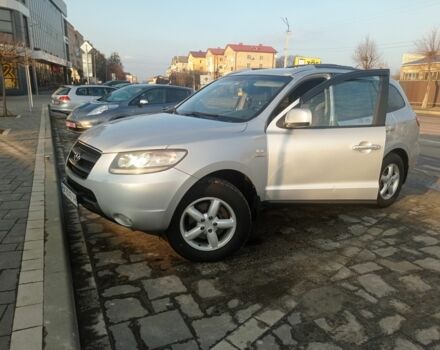 Серый Хендай Санта Фе, объемом двигателя 2.2 л и пробегом 309 тыс. км за 11000 $, фото 4 на Automoto.ua