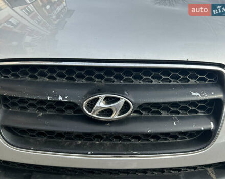 Серый Хендай Санта Фе, объемом двигателя 2.19 л и пробегом 249 тыс. км за 8300 $, фото 14 на Automoto.ua