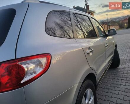 Серый Хендай Санта Фе, объемом двигателя 2.19 л и пробегом 302 тыс. км за 9990 $, фото 9 на Automoto.ua