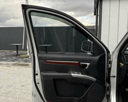 Сірий Хендай Санта Фе, об'ємом двигуна 2.2 л та пробігом 257 тис. км за 9650 $, фото 22 на Automoto.ua