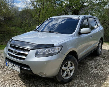 Серый Хендай Санта Фе, объемом двигателя 2.7 л и пробегом 245 тыс. км за 8800 $, фото 7 на Automoto.ua