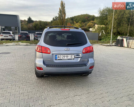 Серый Хендай Санта Фе, объемом двигателя 2.19 л и пробегом 334 тыс. км за 10000 $, фото 5 на Automoto.ua