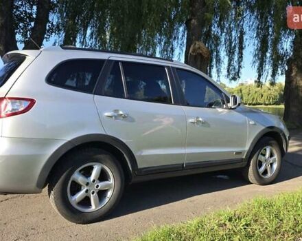Серый Хендай Санта Фе, объемом двигателя 2.2 л и пробегом 294 тыс. км за 8400 $, фото 4 на Automoto.ua
