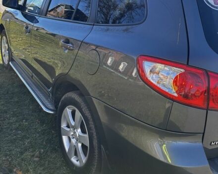 Серый Хендай Санта Фе, объемом двигателя 2.2 л и пробегом 350 тыс. км за 7157 $, фото 3 на Automoto.ua