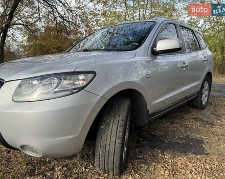 Серый Хендай Санта Фе, объемом двигателя 2.2 л и пробегом 232 тыс. км за 10500 $, фото 12 на Automoto.ua