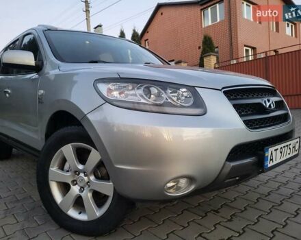 Серый Хендай Санта Фе, объемом двигателя 2.19 л и пробегом 302 тыс. км за 9990 $, фото 13 на Automoto.ua