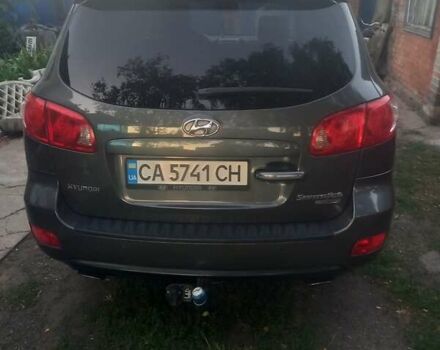 Серый Хендай Санта Фе, объемом двигателя 2.19 л и пробегом 231 тыс. км за 10000 $, фото 4 на Automoto.ua