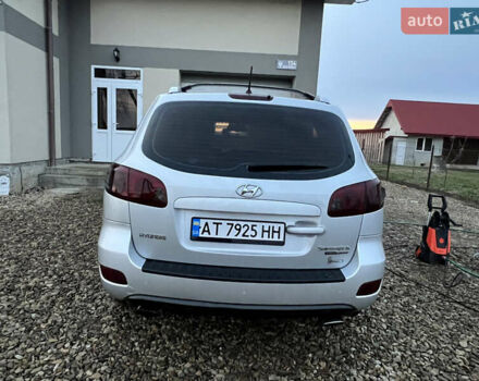 Серый Хендай Санта Фе, объемом двигателя 2.2 л и пробегом 205 тыс. км за 10300 $, фото 6 на Automoto.ua