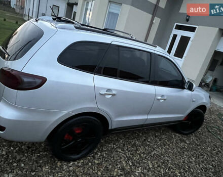 Серый Хендай Санта Фе, объемом двигателя 2.2 л и пробегом 205 тыс. км за 10300 $, фото 12 на Automoto.ua