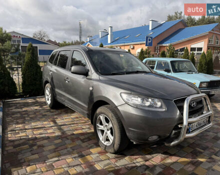Серый Хендай Санта Фе, объемом двигателя 2.2 л и пробегом 211 тыс. км за 10500 $, фото 1 на Automoto.ua