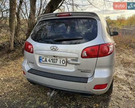 Серый Хендай Санта Фе, объемом двигателя 2.2 л и пробегом 232 тыс. км за 10500 $, фото 7 на Automoto.ua