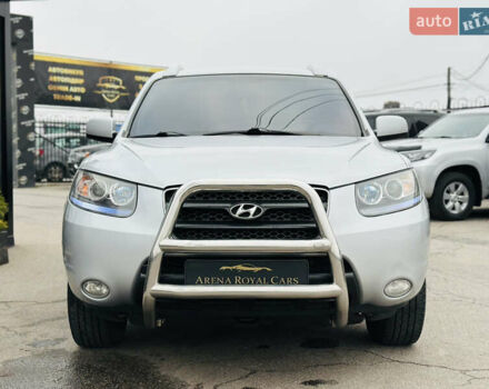 Серый Хендай Санта Фе, объемом двигателя 2.19 л и пробегом 290 тыс. км за 8999 $, фото 6 на Automoto.ua