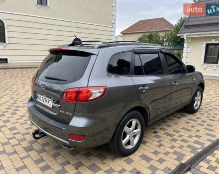Серый Хендай Санта Фе, объемом двигателя 2.19 л и пробегом 320 тыс. км за 10300 $, фото 4 на Automoto.ua