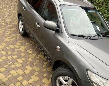 Серый Хендай Санта Фе, объемом двигателя 2.2 л и пробегом 268 тыс. км за 9000 $, фото 6 на Automoto.ua