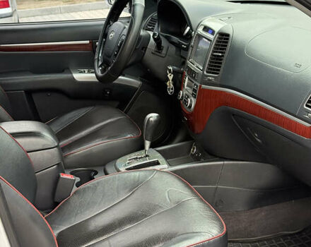 Сірий Хендай Санта Фе, об'ємом двигуна 2.2 л та пробігом 257 тис. км за 9650 $, фото 46 на Automoto.ua