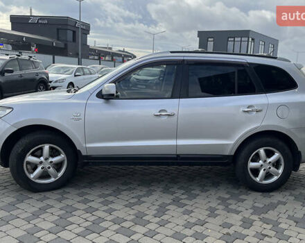 Серый Хендай Санта Фе, объемом двигателя 2.19 л и пробегом 254 тыс. км за 11300 $, фото 3 на Automoto.ua